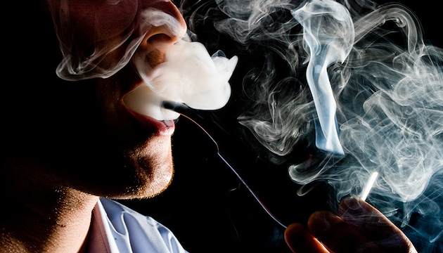 烟草公司又在力推口感更接近卷烟的无烟电子烟