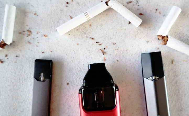 美国一名17岁的运动健将，由于吸食电子烟致使双肺损毁