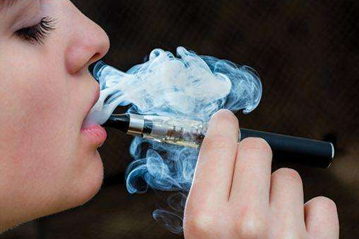 电子烟口吸和肺吸有什么区别